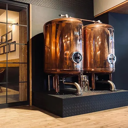 招待所 Lidovy Dum